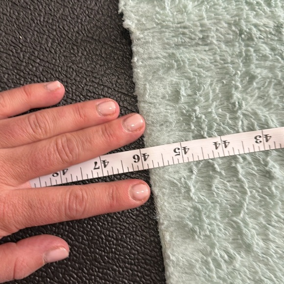 Light Green/Teal throw blanket - Picture 4 of 6